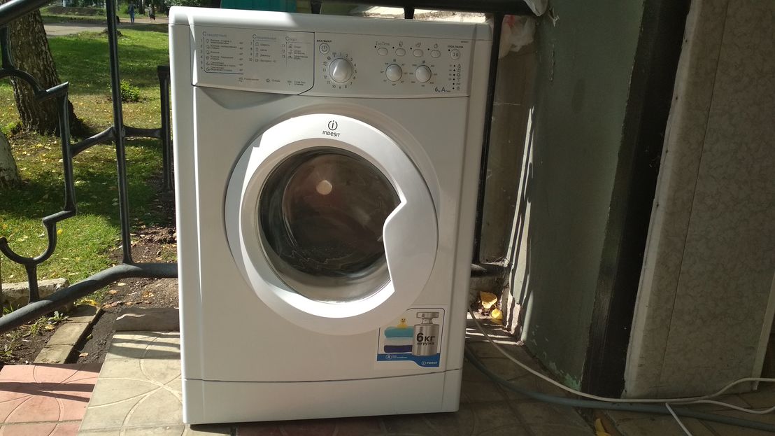 Продам б/у стиральную машину Индезит МИСК 605 в Салавате ВИД СПЕРЕДИ